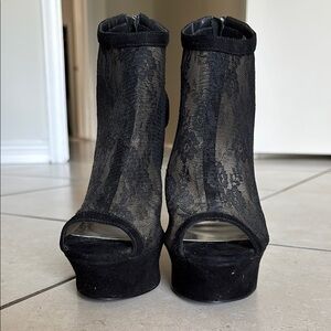 Elegant Black Lace Peep-Toe Ankle Boots